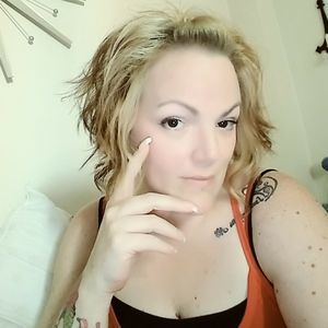 Meet your Posher, Tia